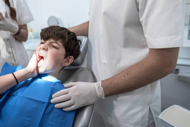 Best Emergency Dental Care for Broken or Chipped Teeth in Manor, PA